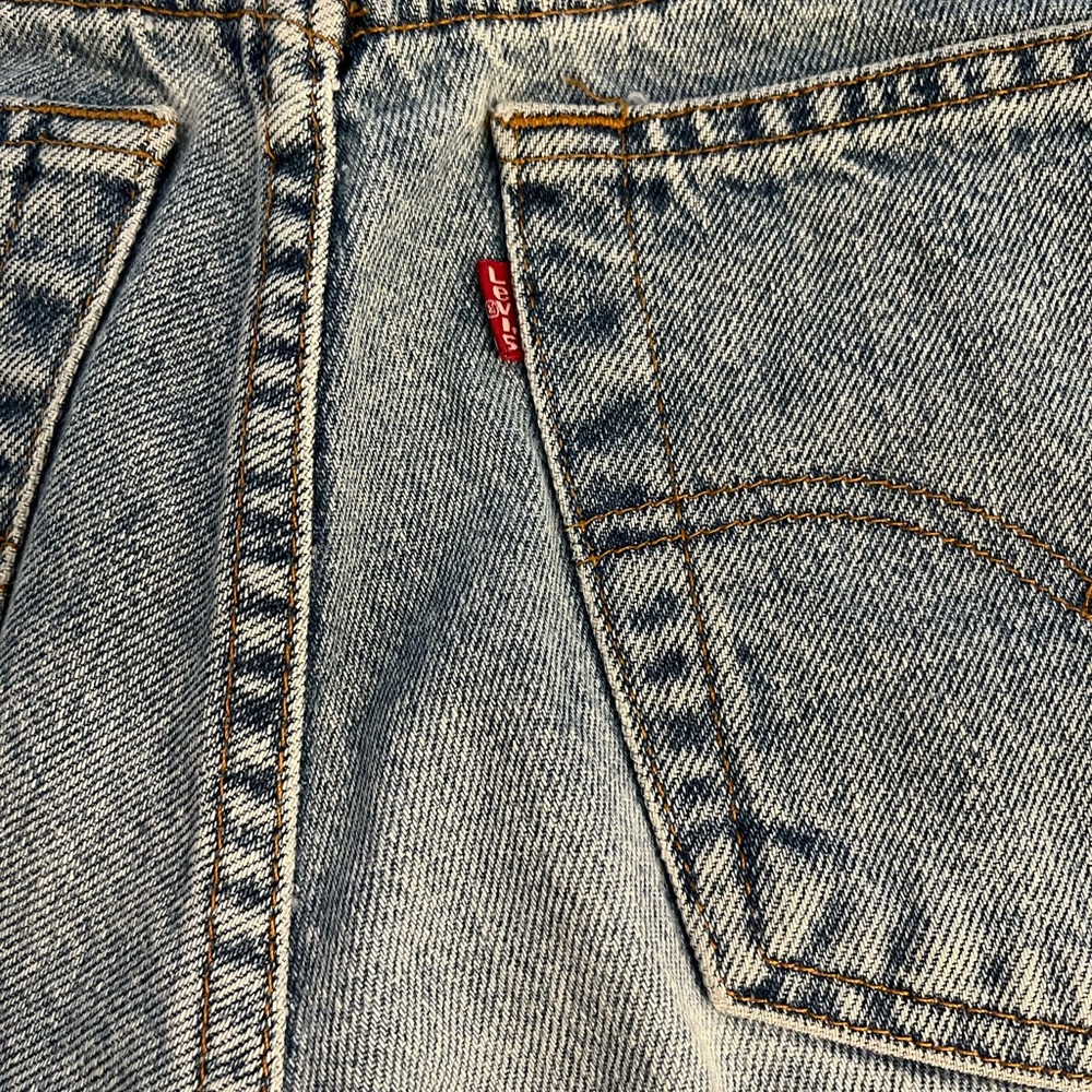 Levi’s cut off jeans